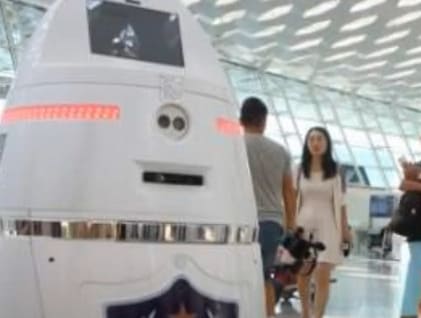 Androide Anbot, un policía en el aeropuerto chino